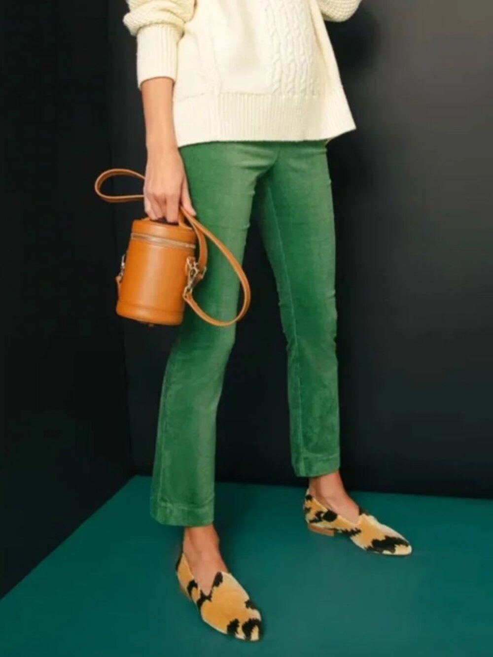 Tuckernuck Green Corduroy Ashford Pants High Rise Flare classic Americana, M